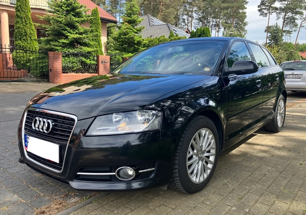 Audi A3 cena 38800 przebieg: 205600, rok produkcji 2012 z Leszno małe 407